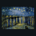 Poster Vincent van Gogh - Noite Estrelada<br><div class="desc">Starry Night por Vincent van Gogh, 1888. Vincent van Gogh foi um pintor holandês do Posto-impressionista que está entre as figuras mais famosas e influentes da história da arte ocidental. Em pouco mais de uma década ele criou cerca de 2100 trabalhos de arte, incluindo cerca de 860 pinturas a óleo,...</div>
