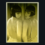 Pôster vintage 1920 flapper girl pop art "moss"<br><div class="desc">Moisés: tons de Pop-arte verde inspirados numa foto das Irmãs G. (Eleanor Gutchrlein e Karla Gutchrlein), modelos e dançarinos que eram bastante famosos no final do 1920 e início dos anos 30. Variação:musgo (tons de verde) Entre em contato conosco para obter versões personalizadas (ou cores) ou se você quiser esta...</div>