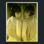 Pôster vintage 1920 flapper girl pop art "moss"<br><div class="desc">Moisés: tons de Pop-arte verde inspirados numa foto das Irmãs G. (Eleanor Gutchrlein e Karla Gutchrlein), modelos e dançarinos que eram bastante famosos no final do 1920 e início dos anos 30. Variação:musgo (tons de verde) Entre em contato conosco para obter versões personalizadas (ou cores) ou se você quiser esta...</div>