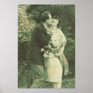 Poster Vintage France, casal Loving, beijo e flores
