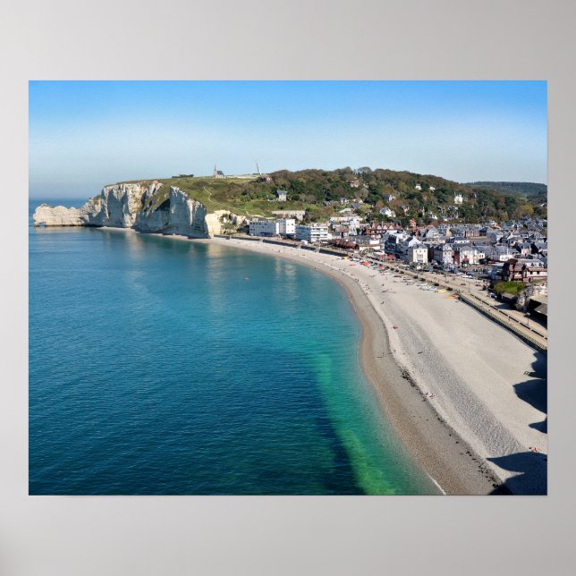 Poster Vista aérea de Etretat com sua praia e vila (Frente)