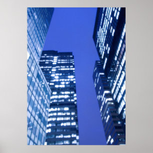 Poster Vista ascendente Defocused de janelas do prédio d