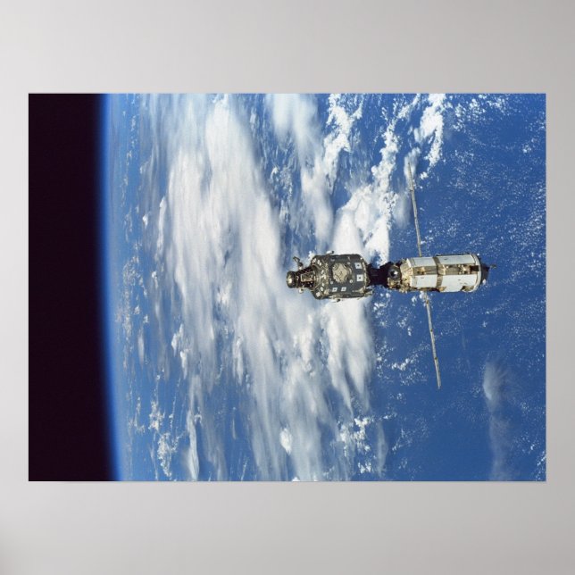 Pôster Vista da Estação Espacial Internacional a partir d (Frente)