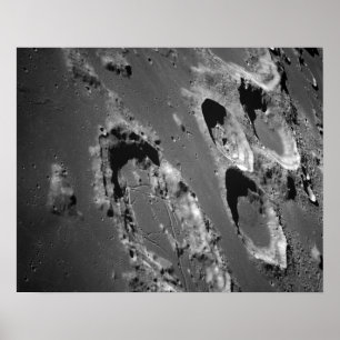 Pôster Vista da superfície lunar retirada da Apolo 8