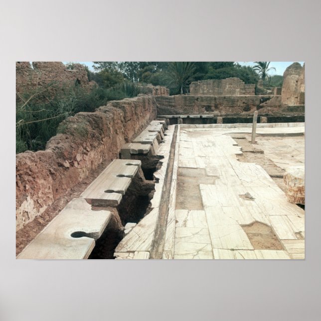 Pôster Vista de um lavatório comunitário (Frente)