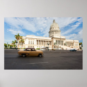Pôster Vista de um prédio do Capitólio em Havana, Cuba