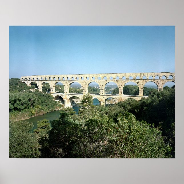 Pôster Vista do aqueduto romano, construída c.19 BC (Frente)
