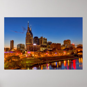 Poster Vista do horizonte da cidade ao anoitecer