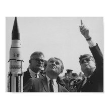 Von Braun e JFK em direção ao céu