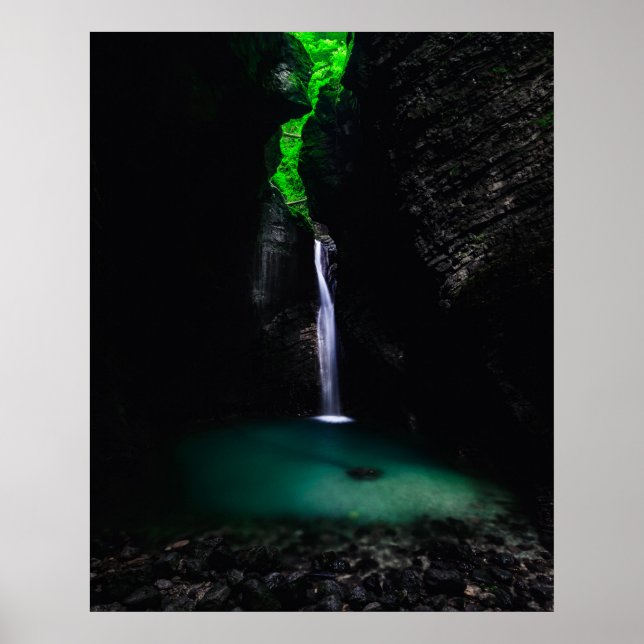 Poster Waterfall Kozjak em toda a sua glória (Frente)