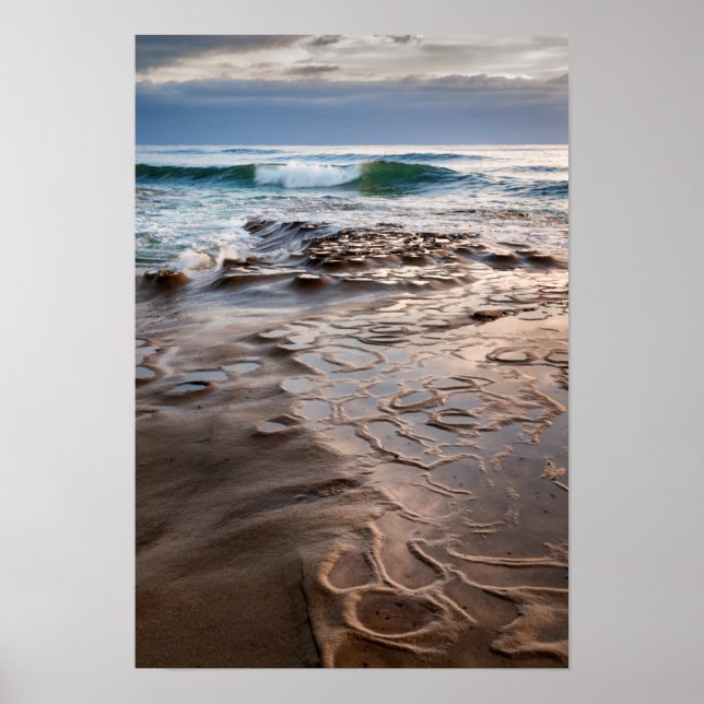 Pôster Wave breaking on beach, California (Frente)