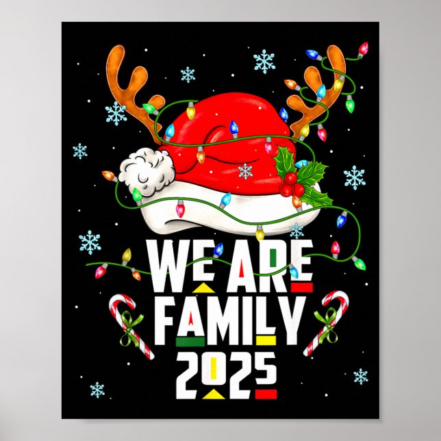 Poster We Are Family 2025 Black Christmas Tree Santa Pjs  (Frente)