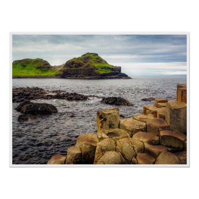 Pôster Where Fire Meets Folklore: The Giant's Causeway  (Frente)
