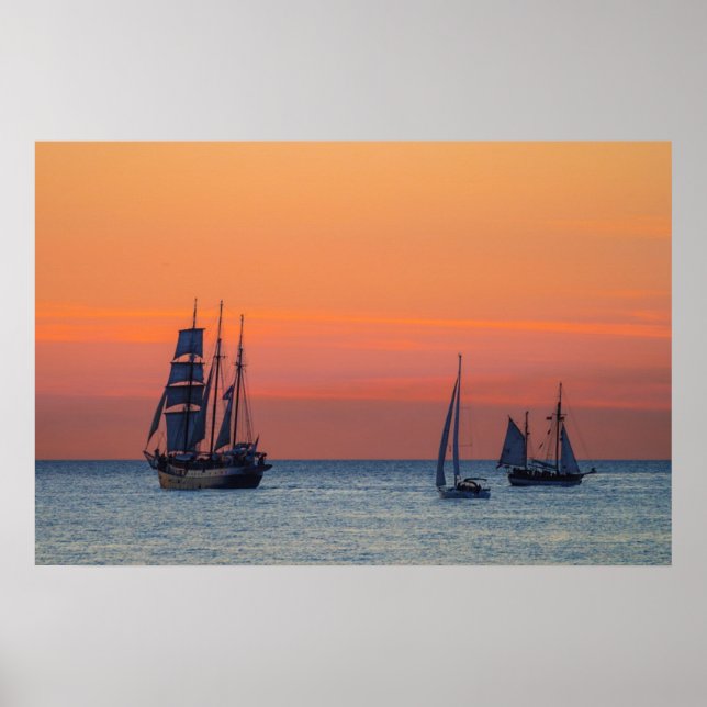 Pôster Windjammer e pôr do sol no mar Báltico (Frente)