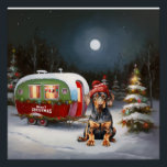 Pôster Winter Doberman Caravan Christmas Adventure<br><div class="desc">Adotar a magia de uma noite de inverno nevada enquanto uma caravana desliza graciosamente através da paisagem iluminada pela lua. A beleza serena da neve escutadora e o brilho encantador da lua criam uma cena cativante,  prometendo uma aventura inesquecível de Natal cheia de calor,  alegria e memórias queridas.</div>