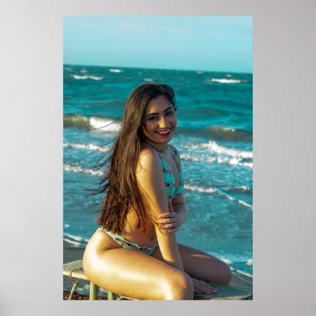 Poster Woman Smiling At The Beach (Frente)