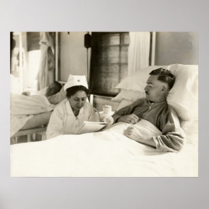 Pôster WWI Nurse reads to recuperating Soldier