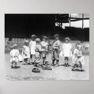 Pôster Young Boys and Girls on the Baseball Field