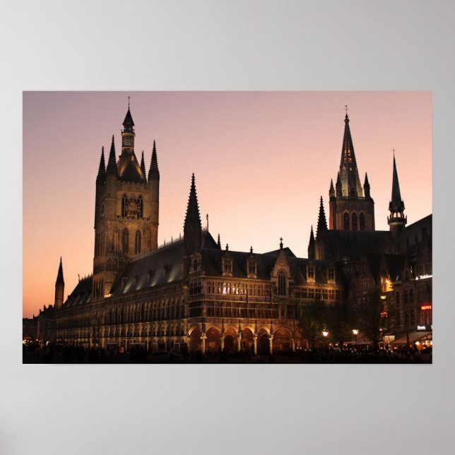 Poster Ypres Cloth Hall, Bélgica por Noite (Frente)