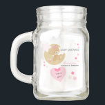 Pote De Vidro Mason Chá De Bear Love Baby Girl<br><div class="desc">Uma menina bonita chá com um adorável desenho animado de ursinho de pelúcia sentado na lua com um coração cor-de-rosa e um arco e estrelas na cor escura e rosa claro e creme. Grelha e chá de fraldas adorável. Fácil de personalizar substituindo o texto pelo seu.</div>