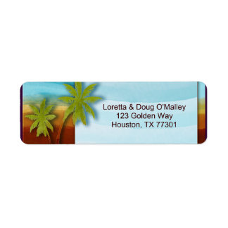 Praia com etiqueta do designer da Palm Tree