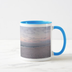 "Praia cor-de-rosa & azul caneca no alvorecer"