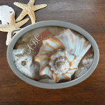 Praia Costeira Monograma de Seashells<br><div class="desc">Uma fivela de cinto fotográfica naturalmente bonita, com uma cinta natural, branca cremosa e laranja, com Monograma ou Iniciais personalizados. Esta é a fotografia original da praia por JLW_PHOTOGRAPHY.</div>