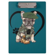 Cachorro Francês em Camo Outfit & Green Beret