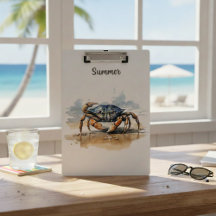 caranguejo azul e laranja caminhando na praia