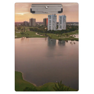 Pranchetas Clube no por do sol, Aventura, Florida