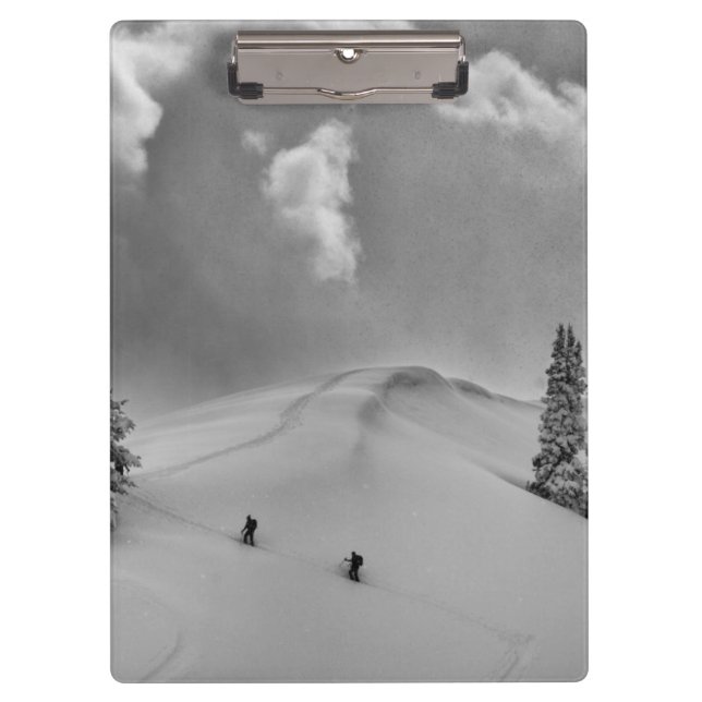 Pranchetas Esquiadores de montanha no backcountry em neve fre (Frente)