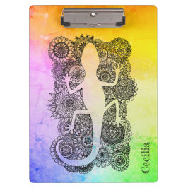 Pranchetas Gecko sitzt auf Mandala Blumen