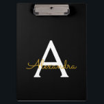 Pranchetas Nome de monograma feminino com script moderno de o<br><div class="desc">Prancheta de planejamento de nome de monograma preto e dourado. Este é o presente perfeito para o aniversário de 16 anos,  casamento,  chá de panela,  aniversário,  chá de bebê ou despedida de solteira para alguém que ama luxo glamoroso e estilos chiques.</div>