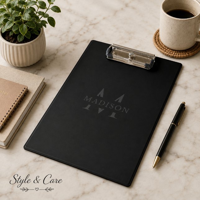 Pranchetas Nome Personalizado com Monograma Preto Profissiona (Custom Name with Monogram Black Professional Clipboard)