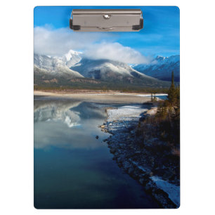 Pranchetas O rio Athabasca no Parque Nacional Jasper