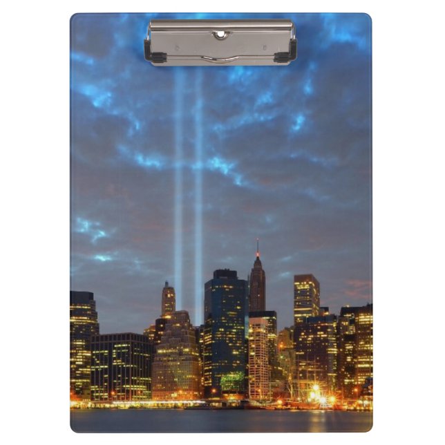 Pranchetas Opinião da skyline da cidade na noite (Frente)