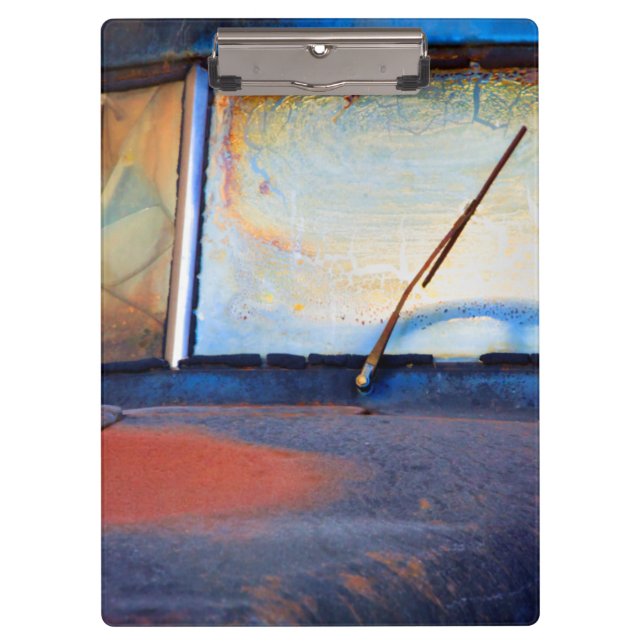 Pranchetas Para-brisas de um velho caminhão enferrujado (Frente)