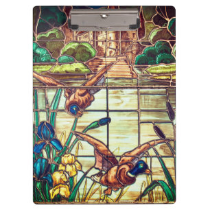 Pranchetas Patos de vidro de patos-reais manchados na lagoa