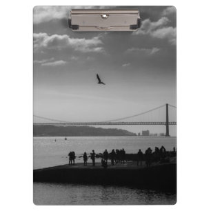 Pranchetas Ponte de suspensão em Lisboa - Foto em preto e bra