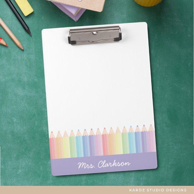 Pranchetas Professor de Lápis Roxo-Arco-Íris Personalizado (Personalize this pastel color pencils rainbow clipboard for your favorite teacher.)