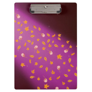 Pranchetas rosa de folhas de outono à luz da lua