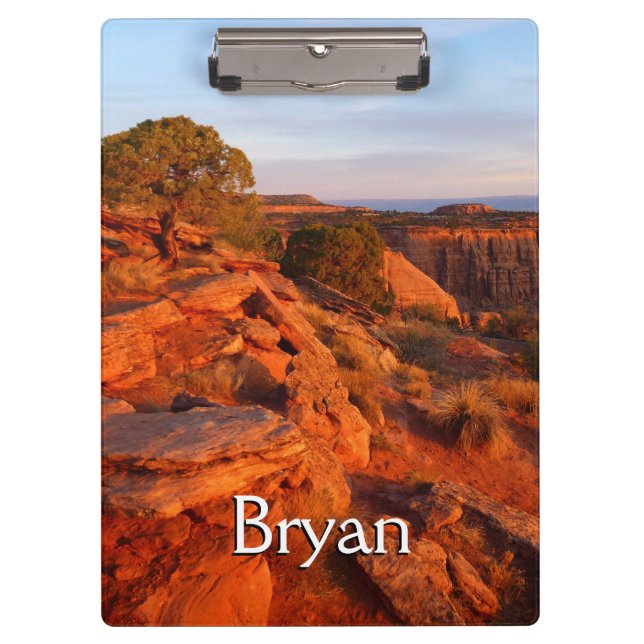 Pranchetas Sunrise no Grand View Trail em CO Monument (Frente)