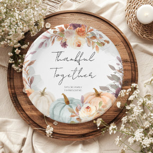 Prato De Papel Amigos de Ação de Graças Jantando