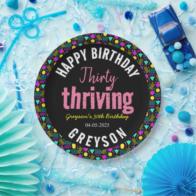 Prato De Papel Aniversário de 30 anos 3 e preto e retrô prósperos (Festa)