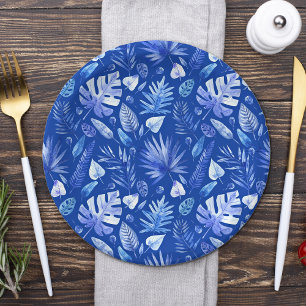 Prato De Papel Azul Cobalto sobre Padrão de Folhas Tropicais Azul