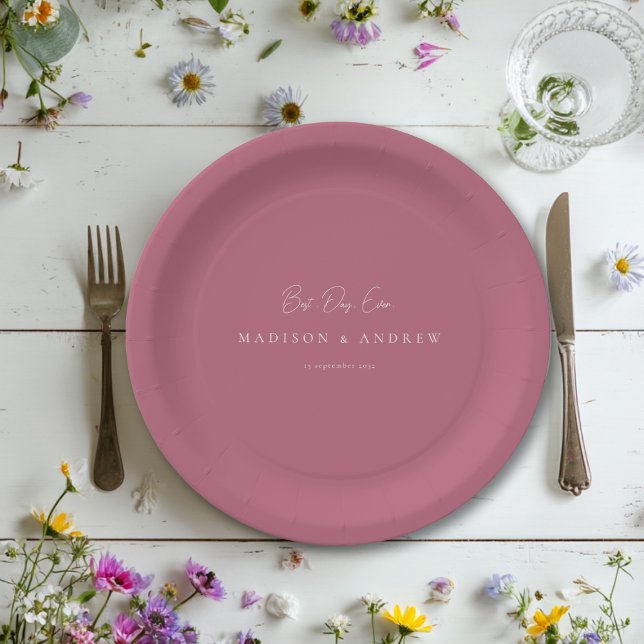Prato De Papel BEST DAY EVER! Modern Minimal Berry Wedding (BEST DAY EVER! Modern Minimal Wedding Paper Plates with your Name and date.)
