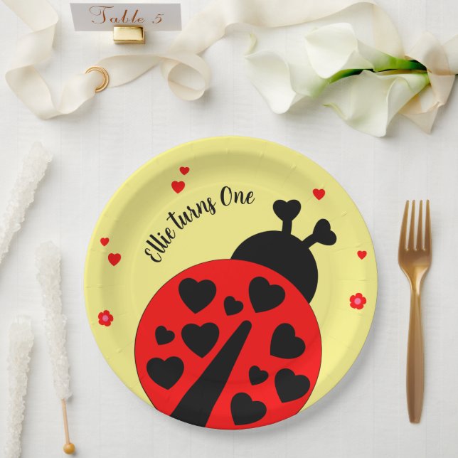 Prato De Papel Bonita Ladybug com corações (Casamento)