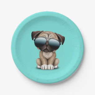 Prato De Papel Cão de filhote de cachorro bonito do Pug que vest