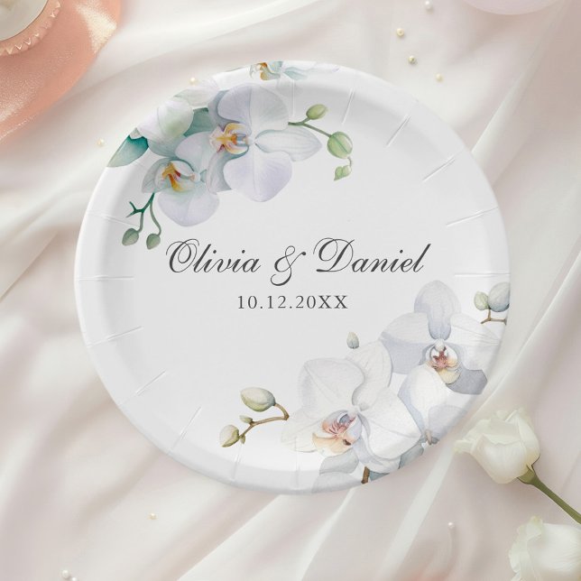 Prato De Papel Casamento com Orquídea Branca Moderna Elegante (Modern Elegant White Orchid Wedding Paper Plates on a wedding place with a white rose.
)