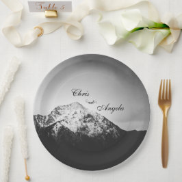 Prato De Papel Casamento preto e branco sob as montanhas